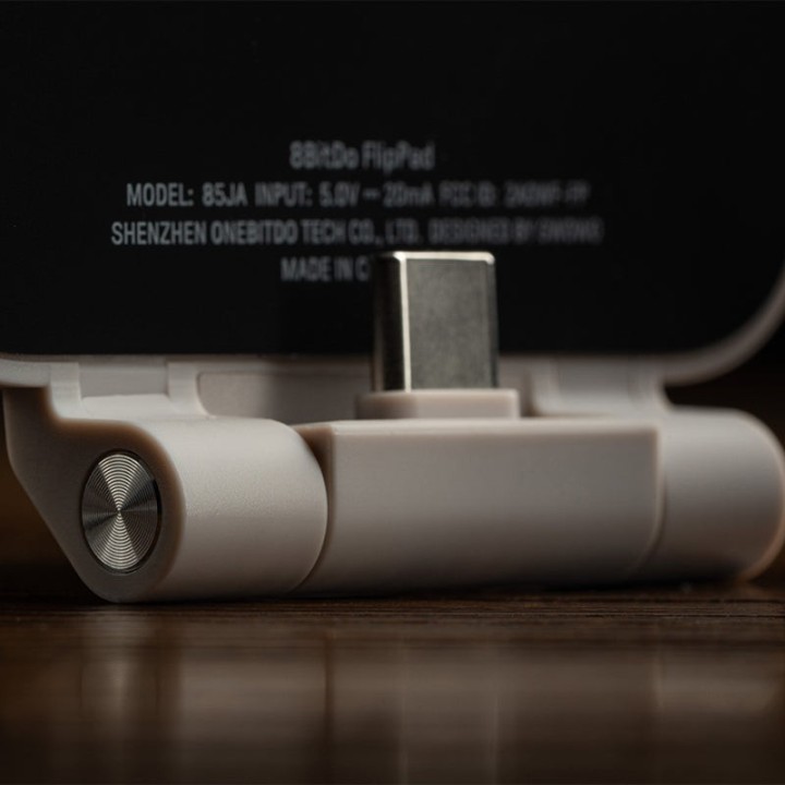 8BitDo FlipPad – manette mobile à clapet USB-C pour iPhone et Android