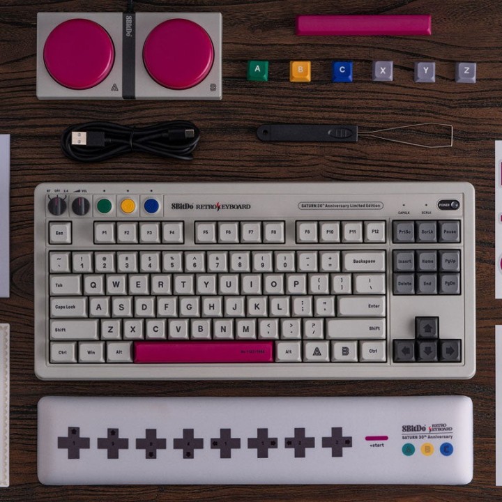 8BitDo Retro Mechanical Keyboard – édition Saturn 30th Anniversary (S Edition)
