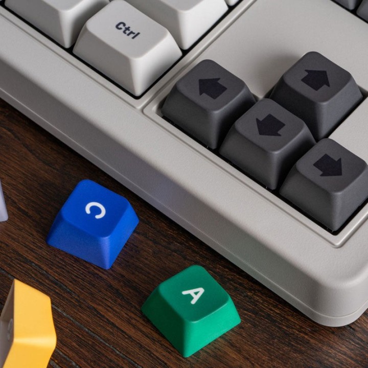 8BitDo Retro Mechanical Keyboard – édition Saturn 30th Anniversary (S Edition)