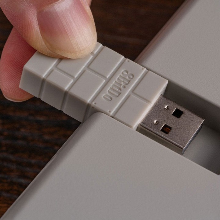8BitDo Retro Mechanical Keyboard – édition Saturn 30th Anniversary (S Edition)