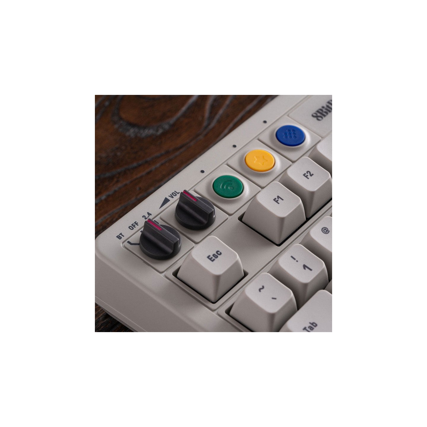 8BitDo Retro Mechanical Keyboard – édition Saturn 30th Anniversary (S Edition)