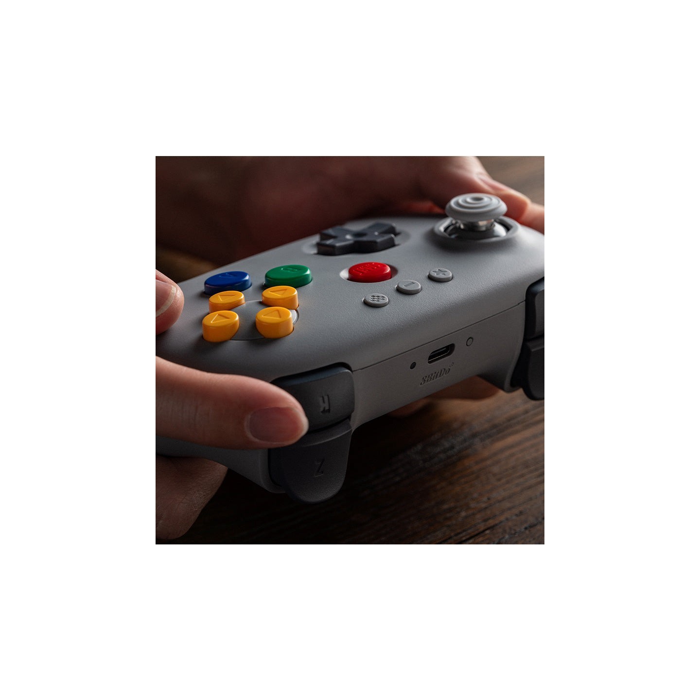 8BitDo 64 – manette Bluetooth inspirée de la N64 pour Analogue 3D, Switch et PC