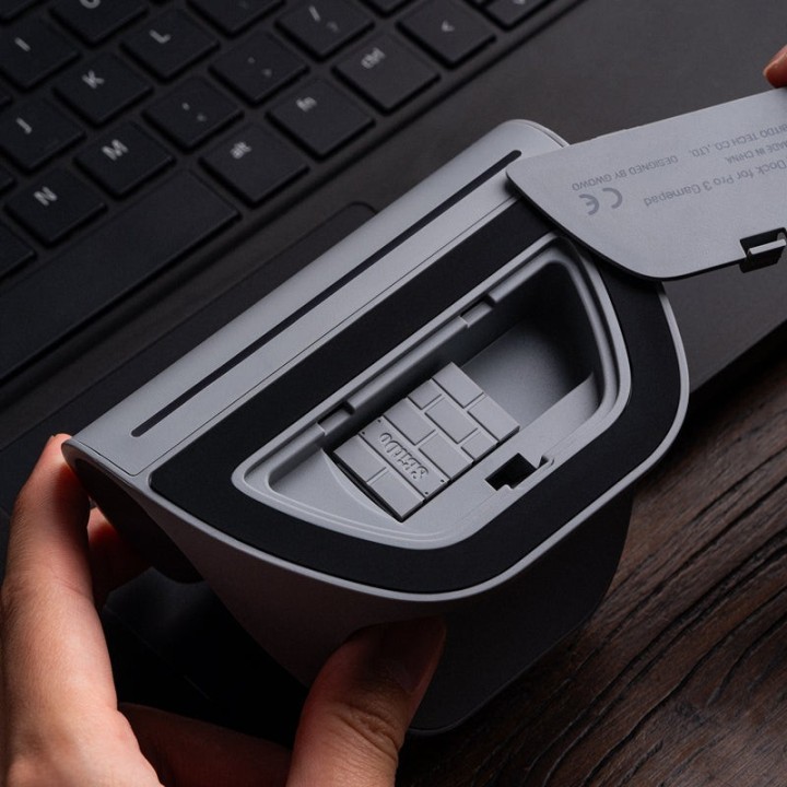 8BitDo Pro 3 – manette Bluetooth rétro avec sticks TMR et dock de charge