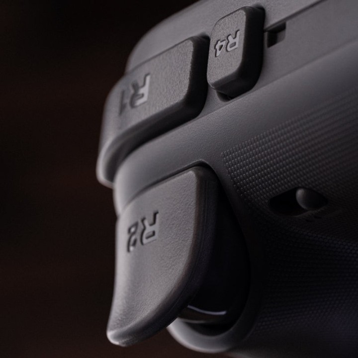 8BitDo Pro 3 – manette Bluetooth rétro avec sticks TMR et dock de charge