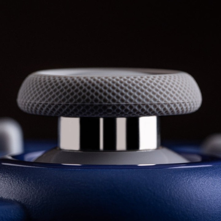 8BitDo Pro 3 – manette Bluetooth rétro avec sticks TMR et dock de charge