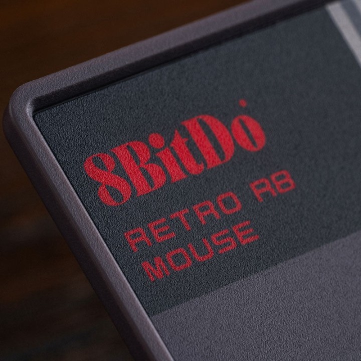 8BitDo Retro R8 – souris sans fil Bluetooth / 2,4 GHz avec dock de charge