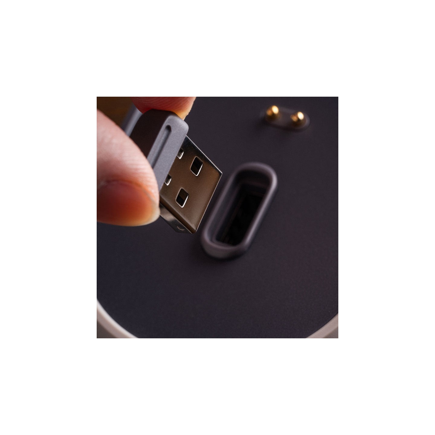 8BitDo Retro R8 – souris sans fil Bluetooth / 2,4 GHz avec dock de charge