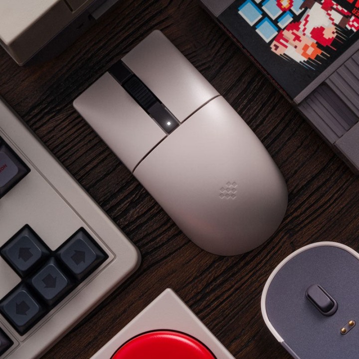 8BitDo Retro R8 – souris sans fil Bluetooth / 2,4 GHz avec dock de charge