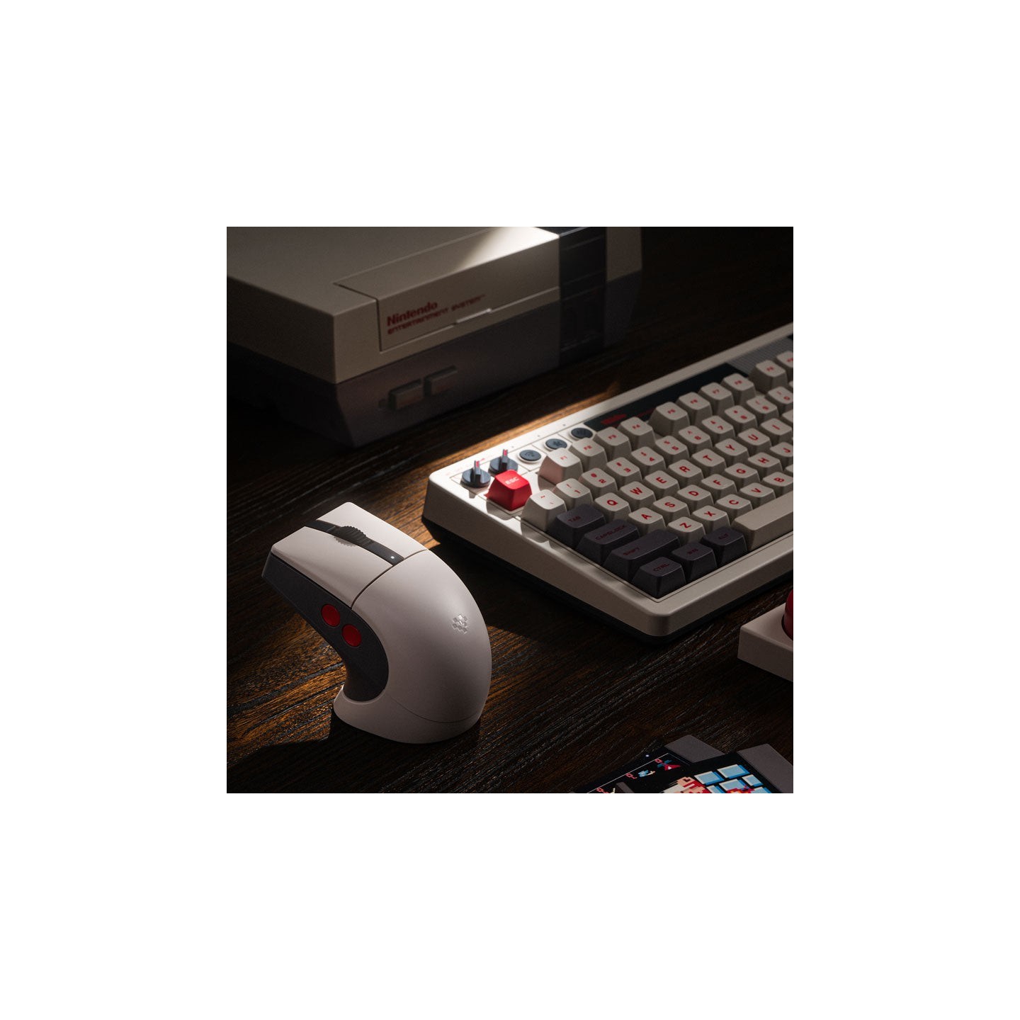 8BitDo Retro R8 – souris sans fil Bluetooth / 2,4 GHz avec dock de charge