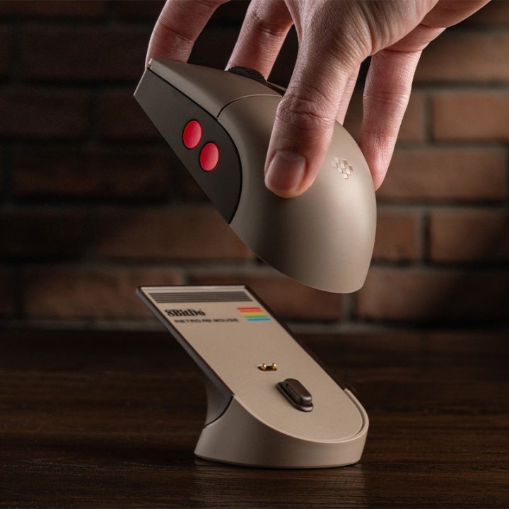 8BitDo Retro R8 – souris sans fil Bluetooth / 2,4 GHz avec dock de charge