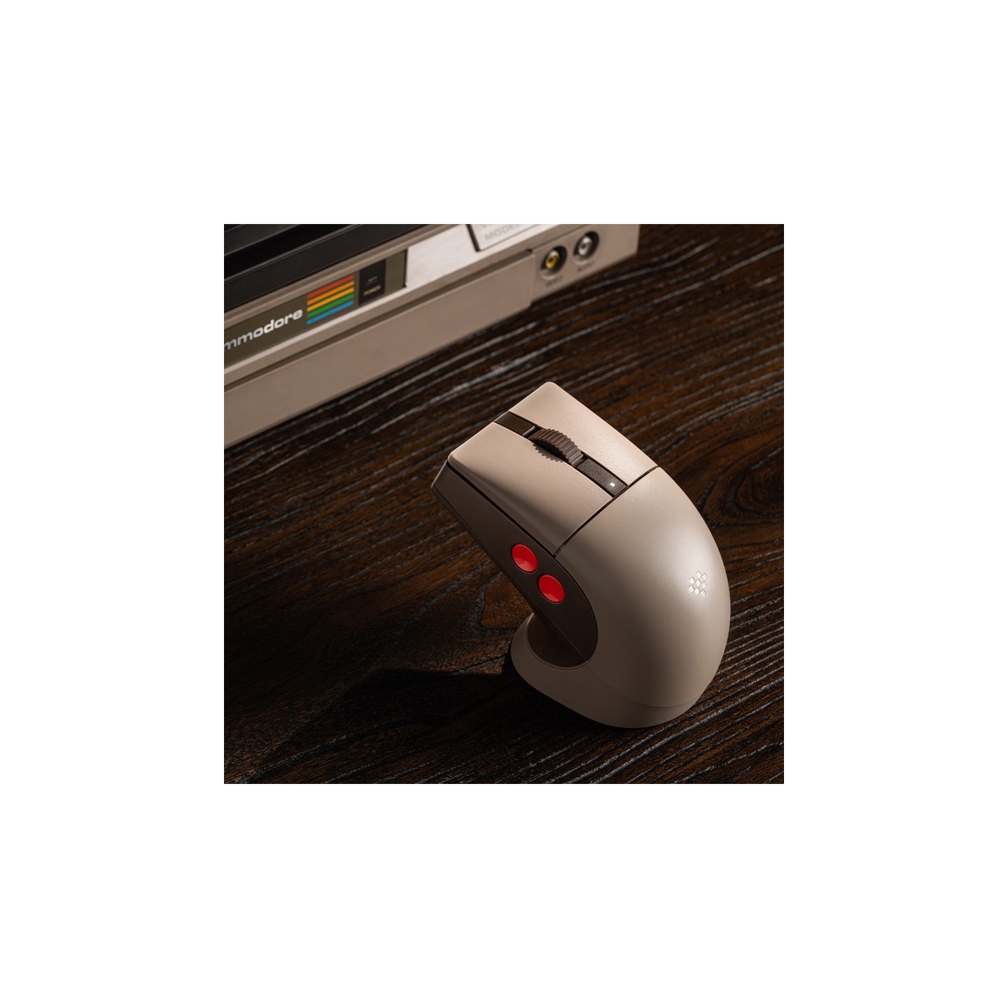 8BitDo Retro R8 – souris sans fil Bluetooth / 2,4 GHz avec dock de charge