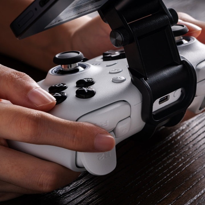 8BitDo Mobile Gaming Clip – support smartphone pour manette Ultimate 2