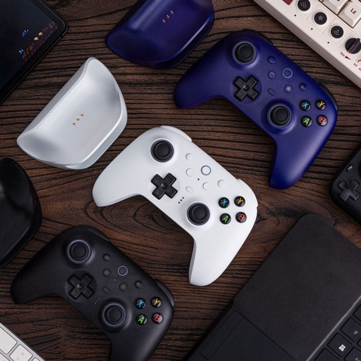 8BitDo Ultimate 2 – manette sans fil 2,4 GHz / Bluetooth, sticks TMR et dock de charge