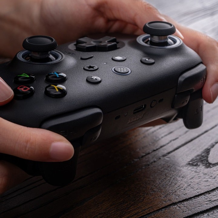8BitDo Ultimate 2 – manette sans fil 2,4 GHz / Bluetooth, sticks TMR et dock de charge