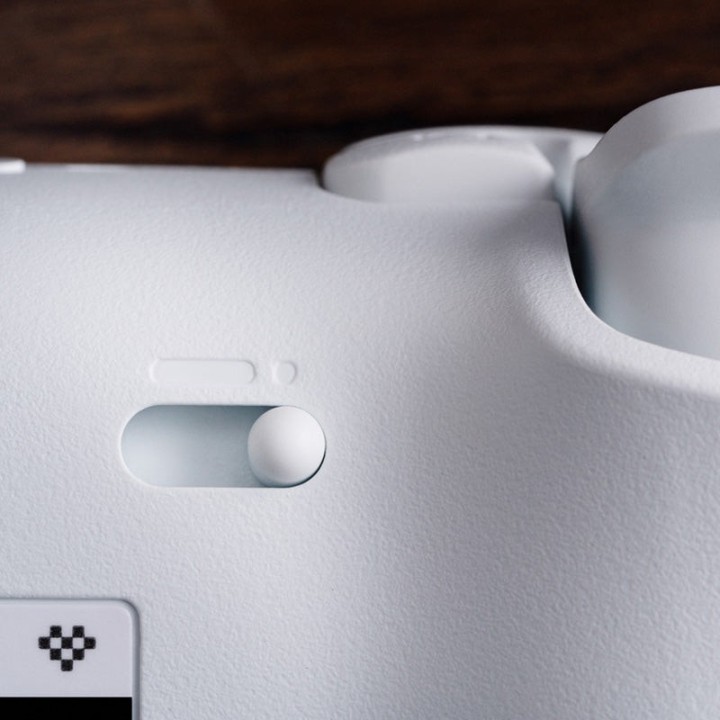 8BitDo Ultimate 2 – manette sans fil 2,4 GHz / Bluetooth, sticks TMR et dock de charge
