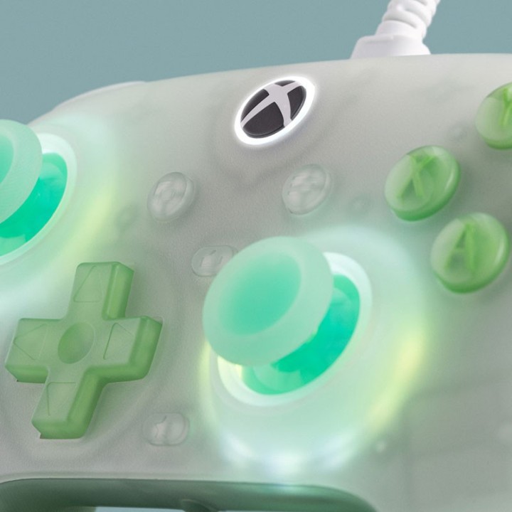 8BitDo Ultimate Mini – manette filaire compacte pour Xbox et Windows