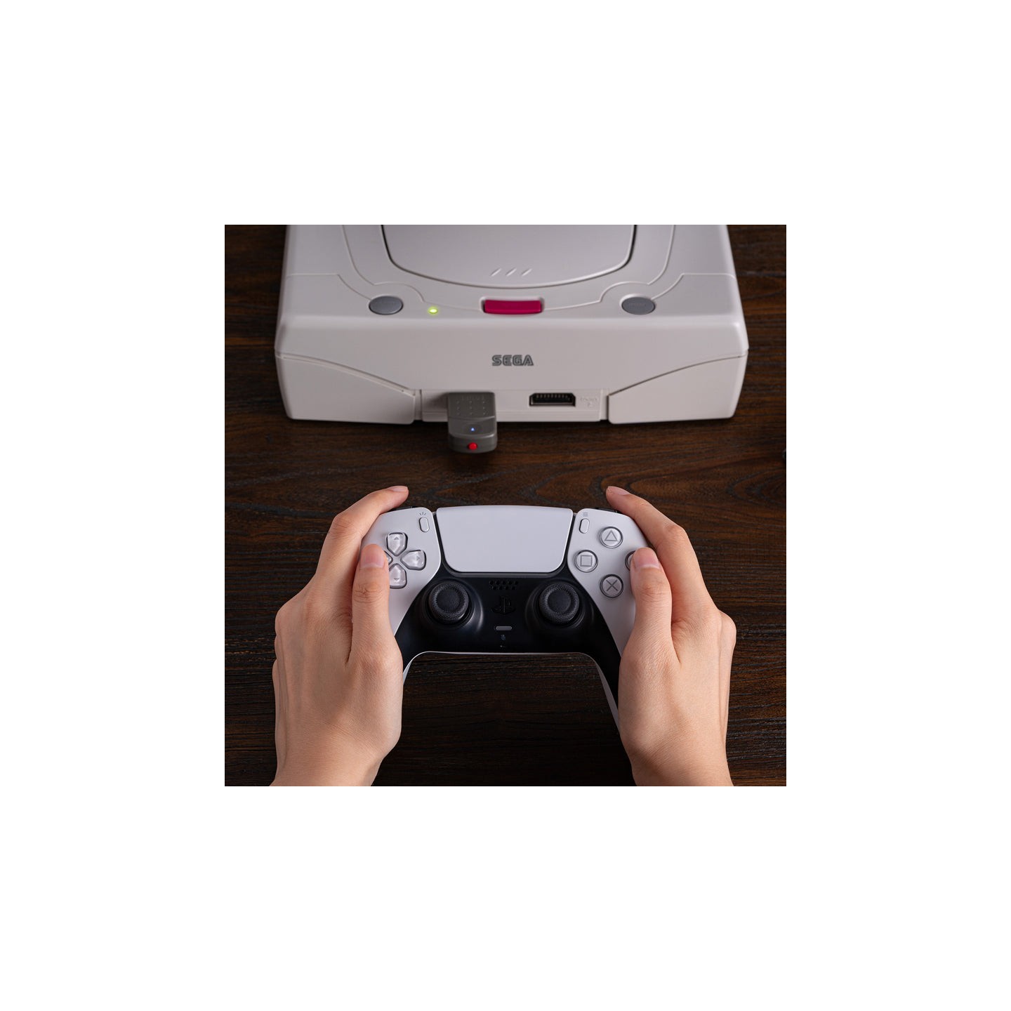 8BitDo Retro Receiver for Saturn – récepteur sans fil pour console Saturn
