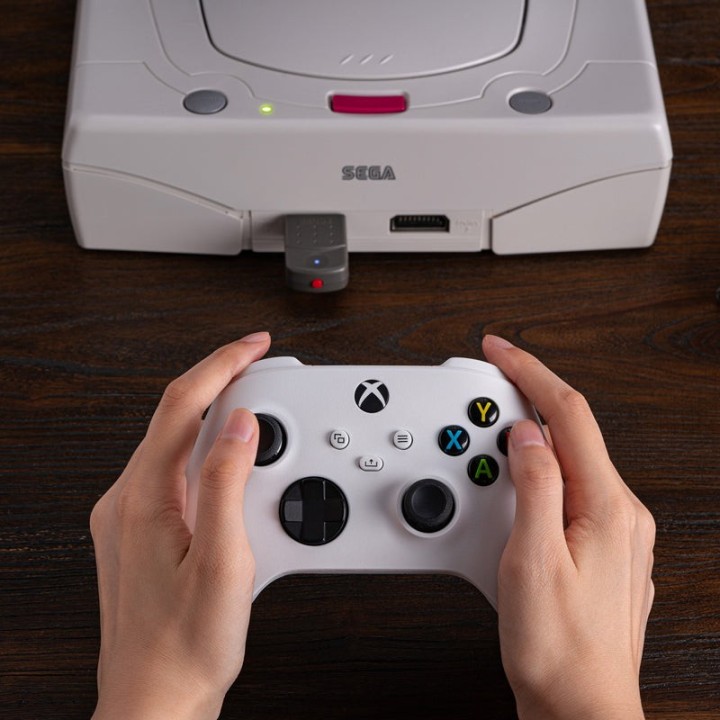 8BitDo Retro Receiver for Saturn – récepteur sans fil pour console Saturn
