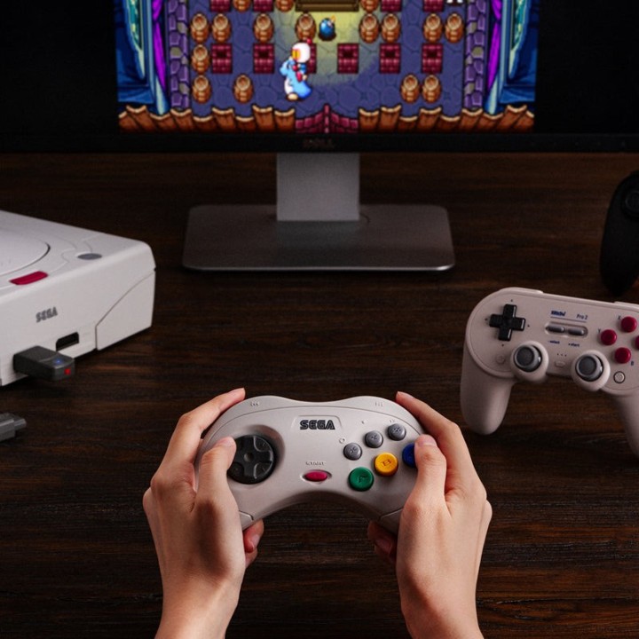 8BitDo Retro Receiver for Saturn – récepteur sans fil pour console Saturn