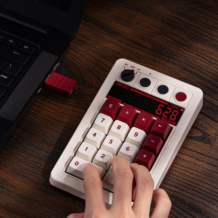 8BitDo Retro 18 – pavé numérique mécanique et calculatrice 2-en-1