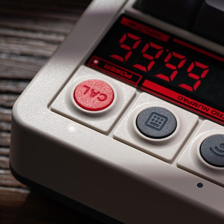 8BitDo Retro 18 – pavé numérique mécanique et calculatrice 2-en-1
