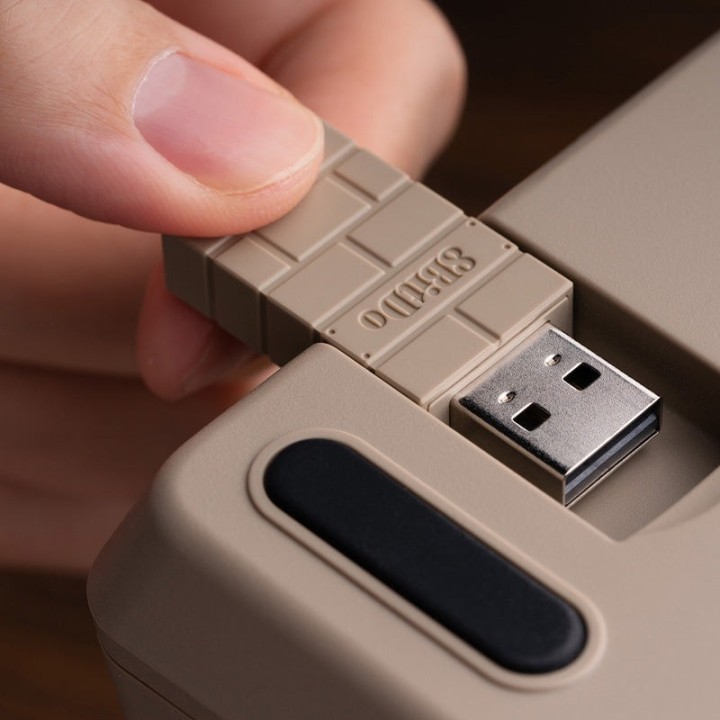 8BitDo Retro 18 – pavé numérique mécanique et calculatrice 2-en-1