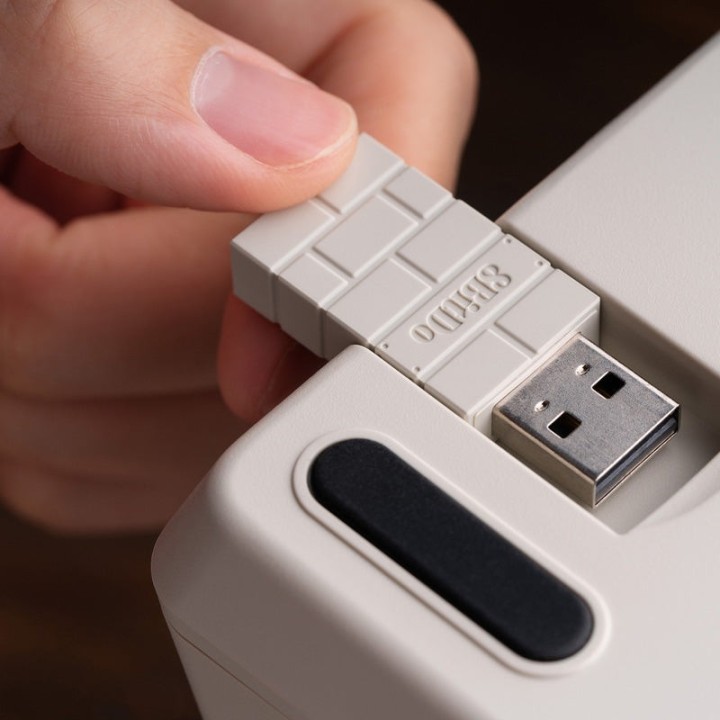 8BitDo Retro 18 – pavé numérique mécanique et calculatrice 2-en-1