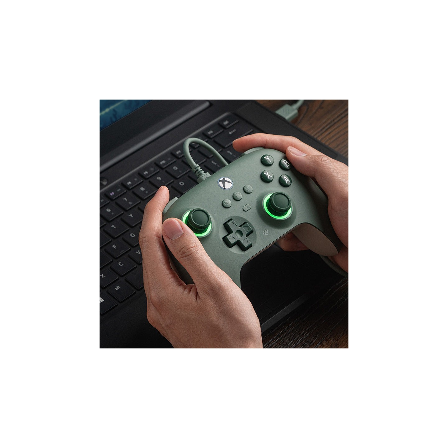 8BitDo Ultimate C Wired – manette filaire pour Xbox et Windows avec Fire Ring RGB