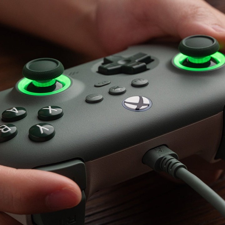 8BitDo Ultimate C Wired – manette filaire pour Xbox et Windows avec Fire Ring RGB