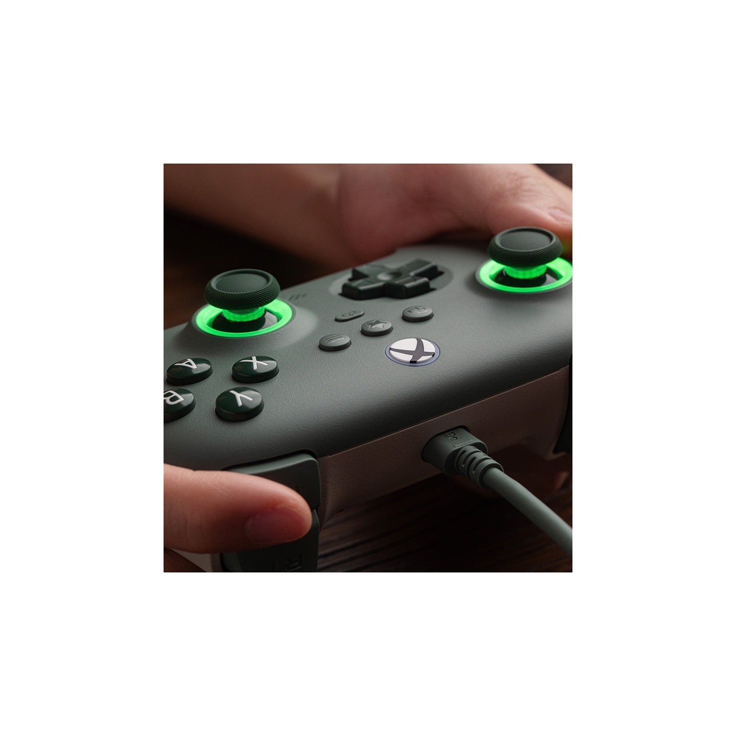 8BitDo Ultimate C Wired – manette filaire pour Xbox et Windows avec Fire Ring RGB