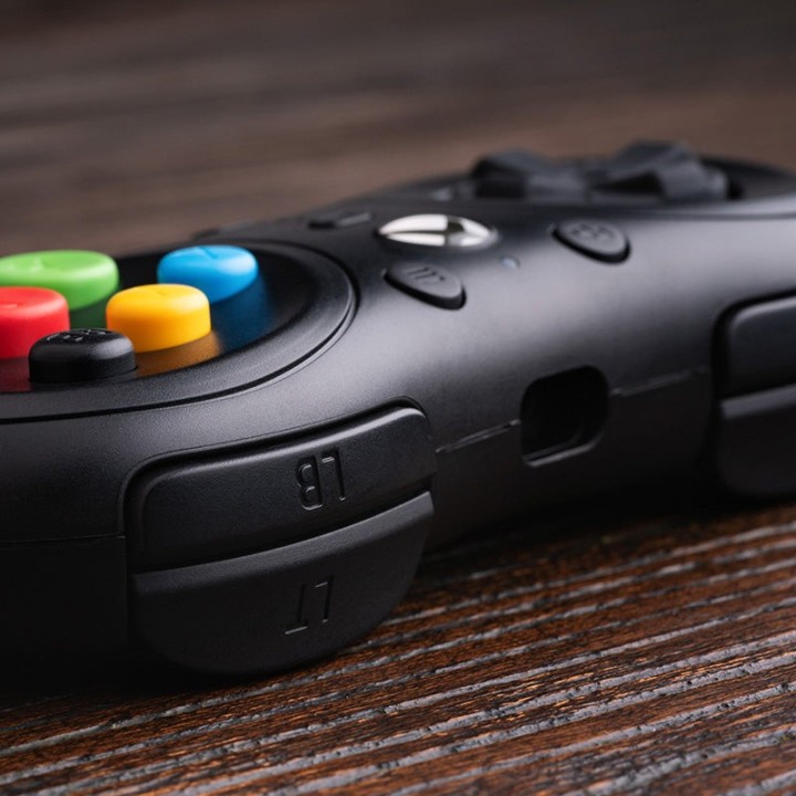 8BitDo M30 Wired – manette filaire 6 boutons pour Xbox et Windows
