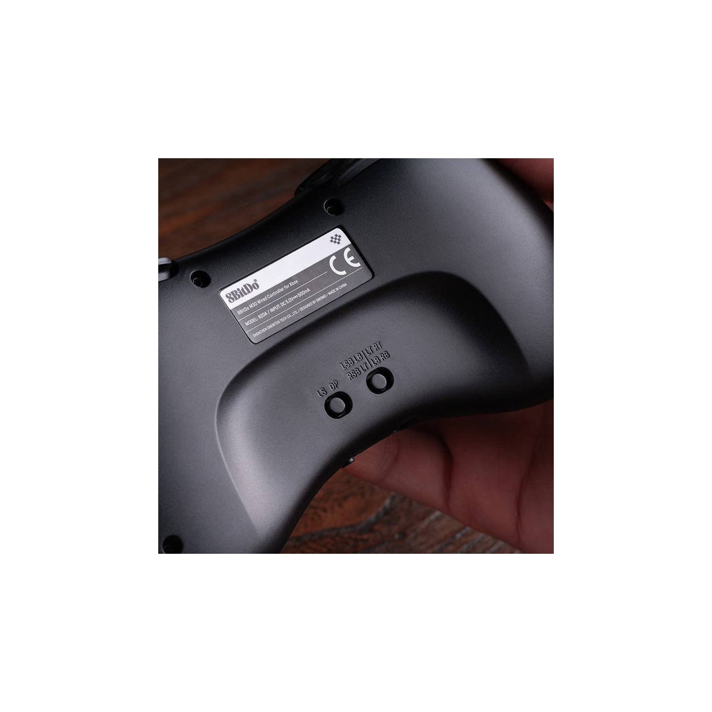 8BitDo M30 Wired – manette filaire 6 boutons pour Xbox et Windows