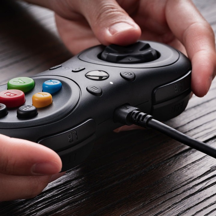 8BitDo M30 Wired – manette filaire 6 boutons pour Xbox et Windows