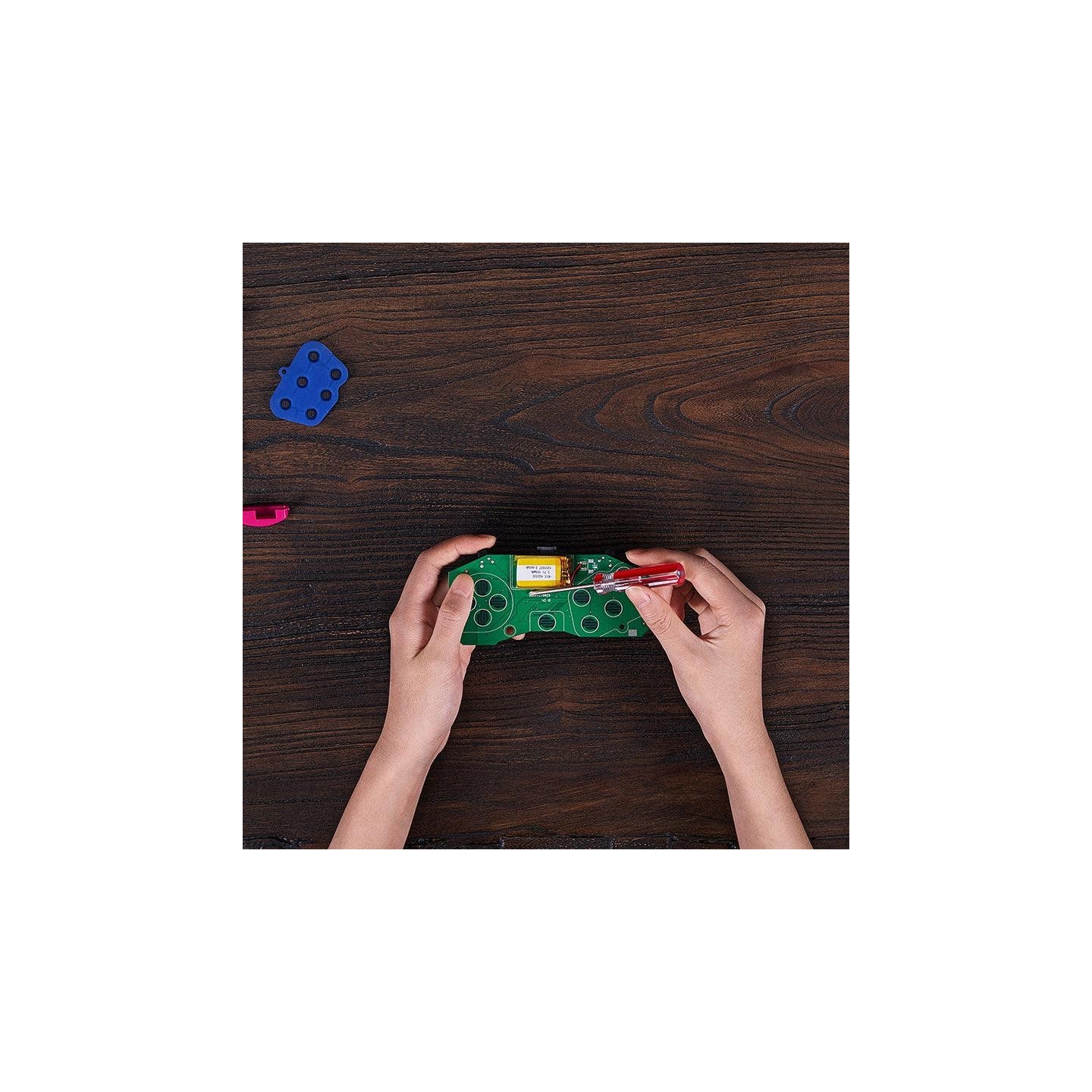 8BitDo Mod Kit for Sega Saturn – kit Bluetooth pour manette Saturn d'origine