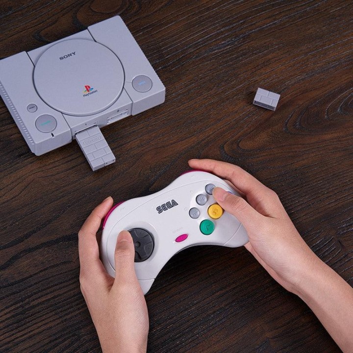 8BitDo Mod Kit for Sega Saturn – kit Bluetooth pour manette Saturn d'origine
