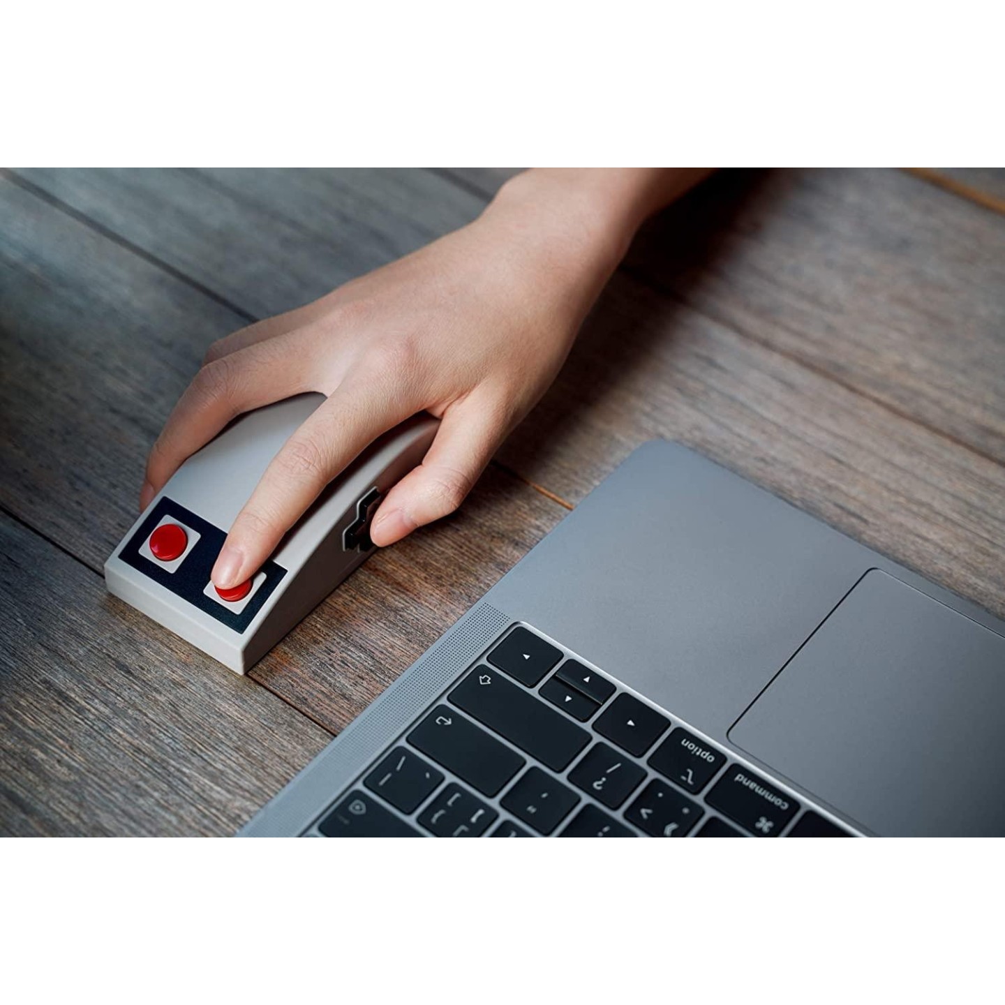 8BitDo N30 Wireless Mouse – souris sans fil 2,4 GHz au design NES pour Windows et macOS