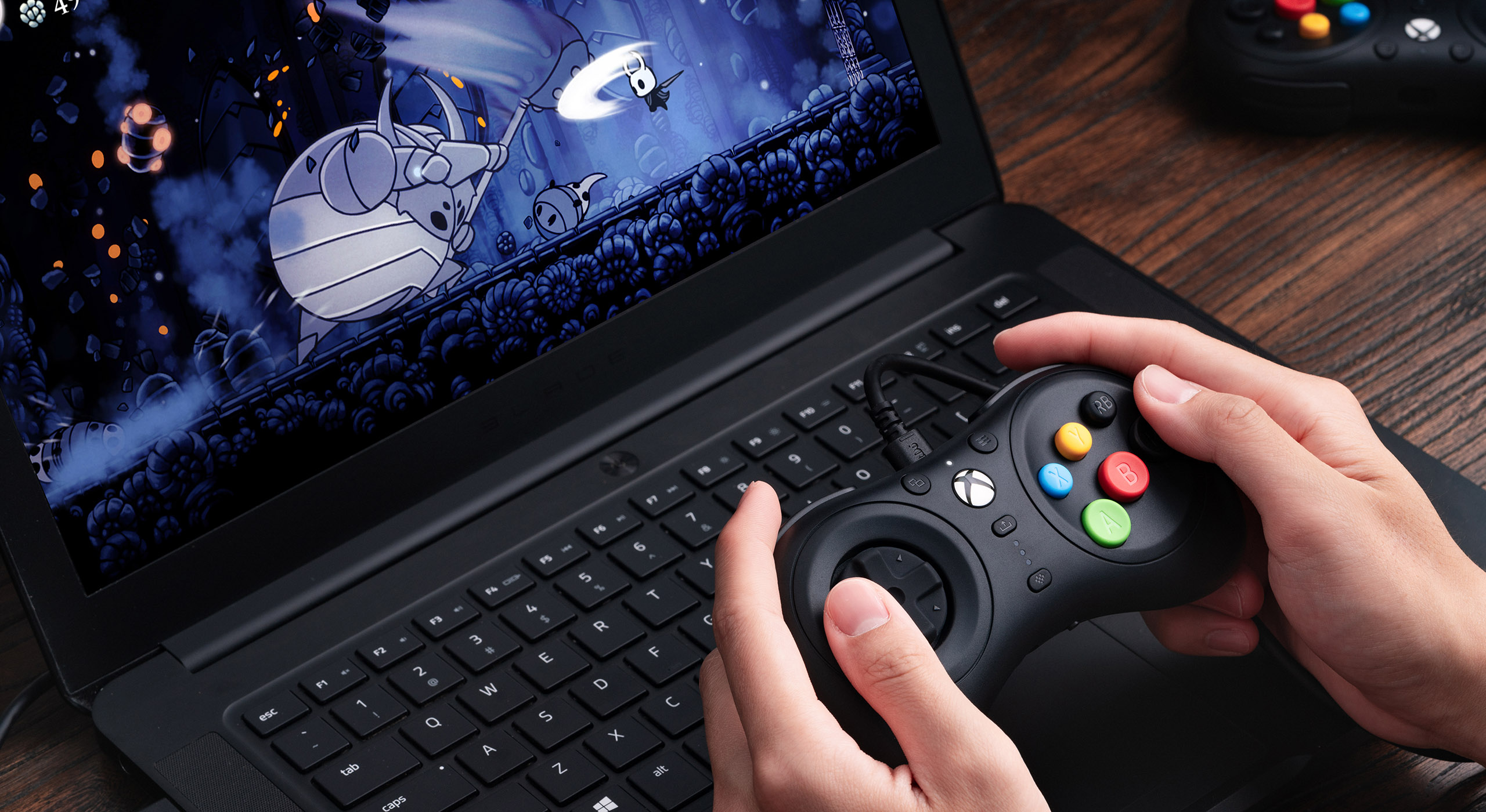 La meilleure manette à 6 boutons jamais conçue, désormais pour Xbox et Windows