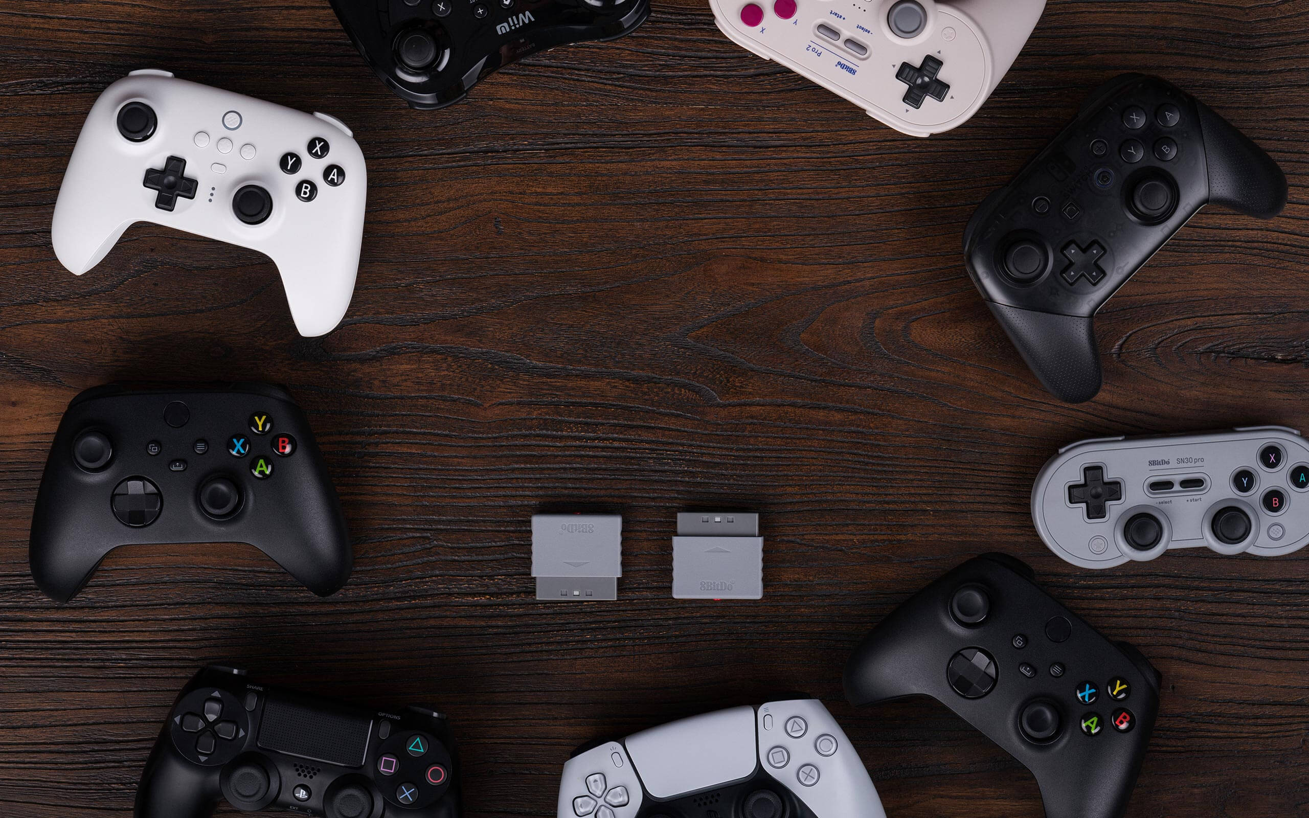 Compatible avec presque toutes les manettes 8BitDo, y compris les plus récentes