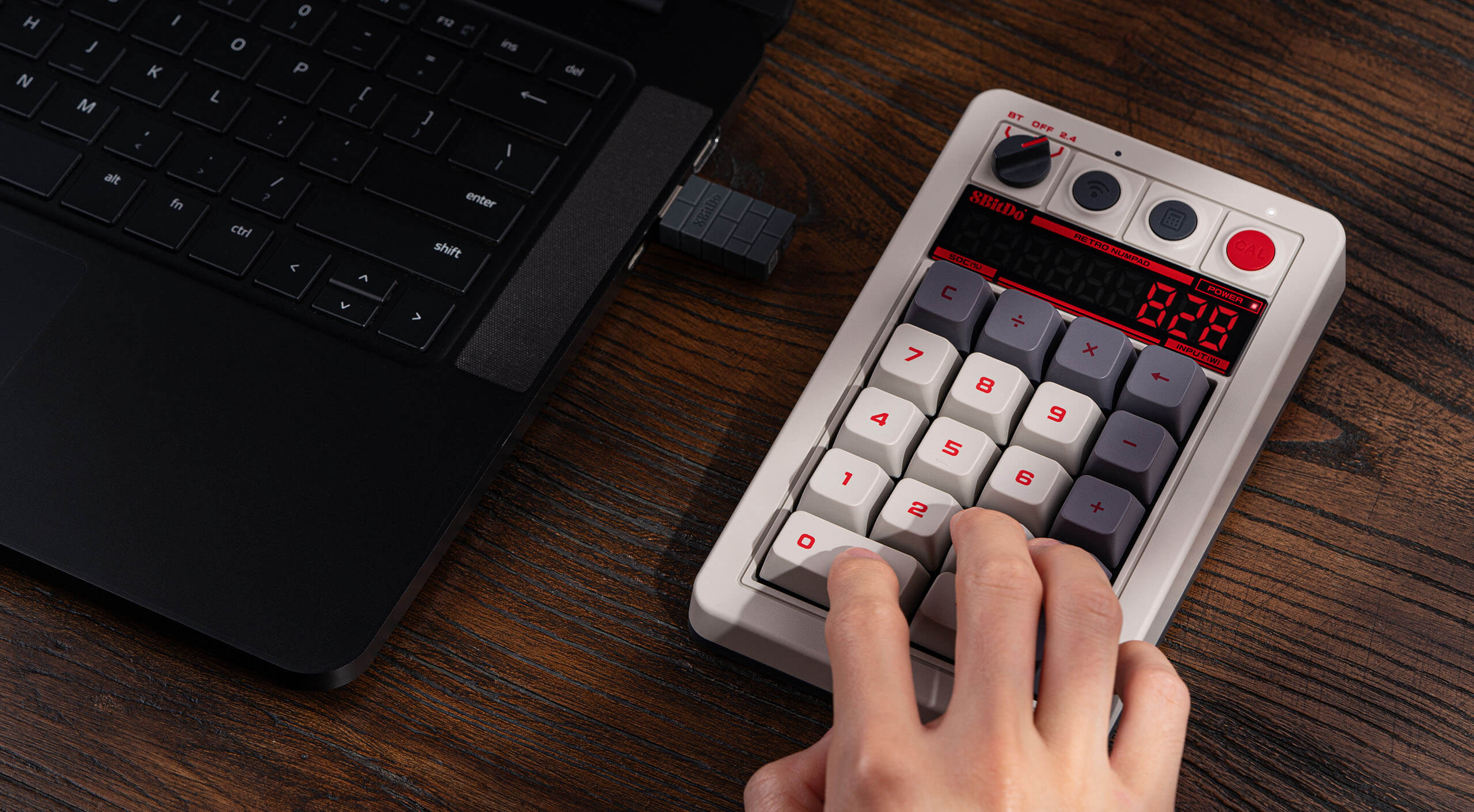 Pavé numérique mécanique 8BitDo Retro 18