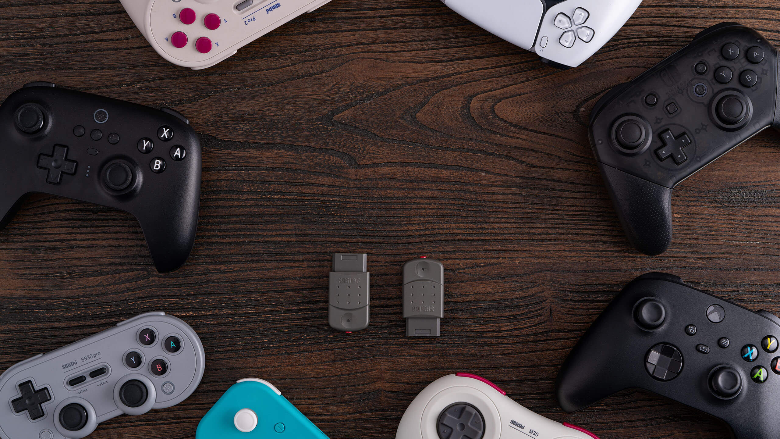 Compatible avec presque toutes les manettes 8BitDo, y compris les plus récentes