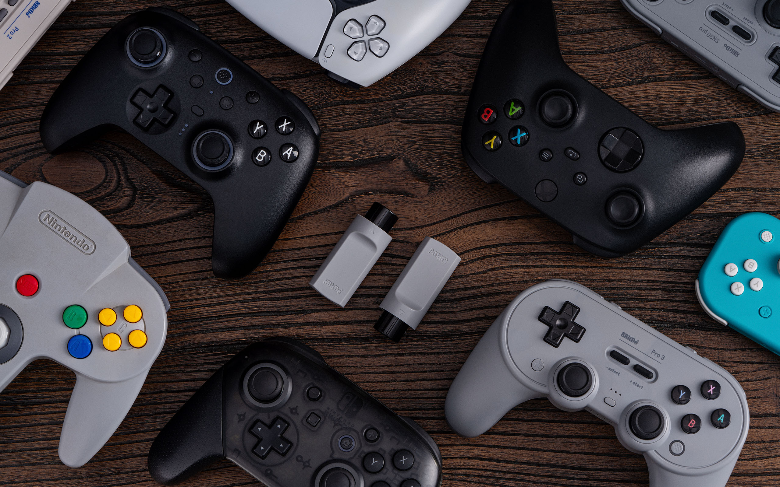 Compatible avec presque toutes les manettes 8BitDo, y compris les plus récentes