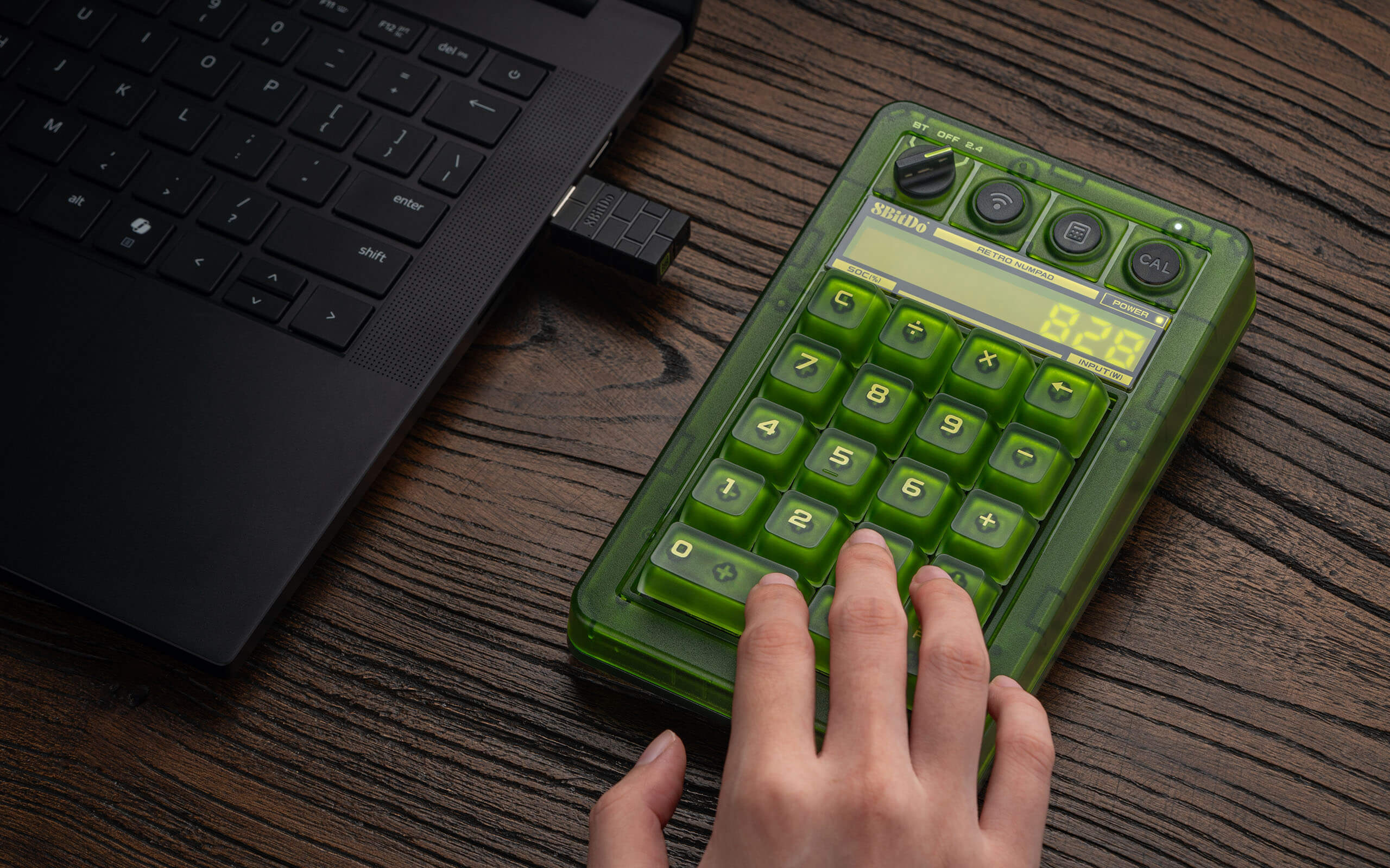 Pavé numérique mécanique 8BitDo Retro 18 – Édition Xbox